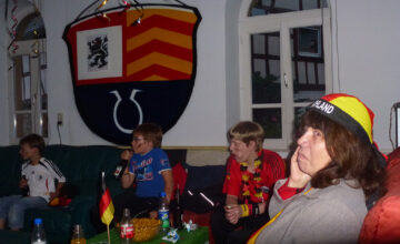 Das runde Leder rollte wieder! „EM-Studio“