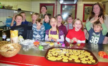 Kleine Bäcker am Werk