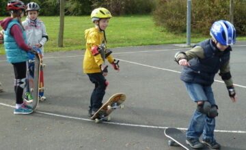 Anfängerkurs „Skateboardfahren“ Herbstferienangebot in Kooperation von VHS und Kinder- & Jugendförderung