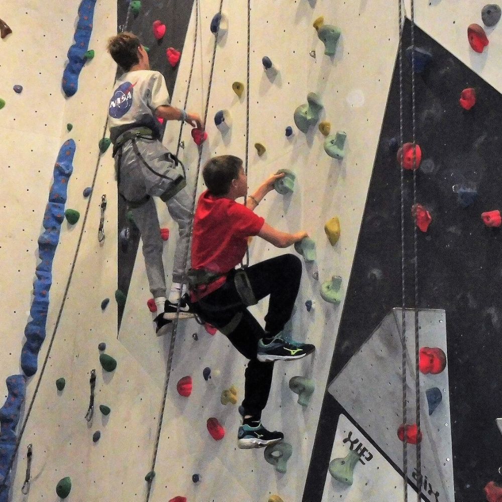 Ausflug in die Kletterhalle nach Aschaffenburg Als besonders sportliches Herbstangebot bot die Kinder- und Jugendförderung am vergangenen Freitag einen Ausflug ins Kletter- und Boulderzentrum des Deutschen Alpenvereins (DAV) nach Aschaffenburg [&hellip;]