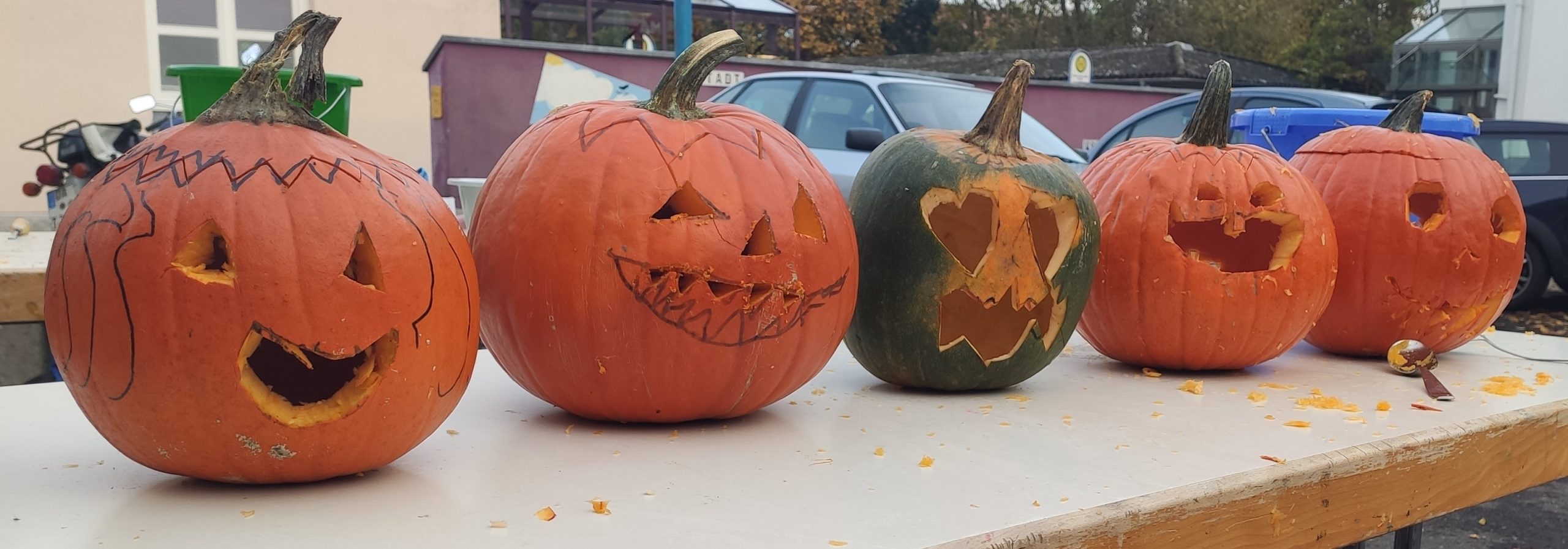 Halloween stand vor der Tür ein Brauch den ganz besonders Kinder lieben. So wurde von der Kinder- und Jugendförderung an zwei Standorten im Rahmen des „Offenen Kindertreffs“ am letzten Mittwoch [&hellip;]