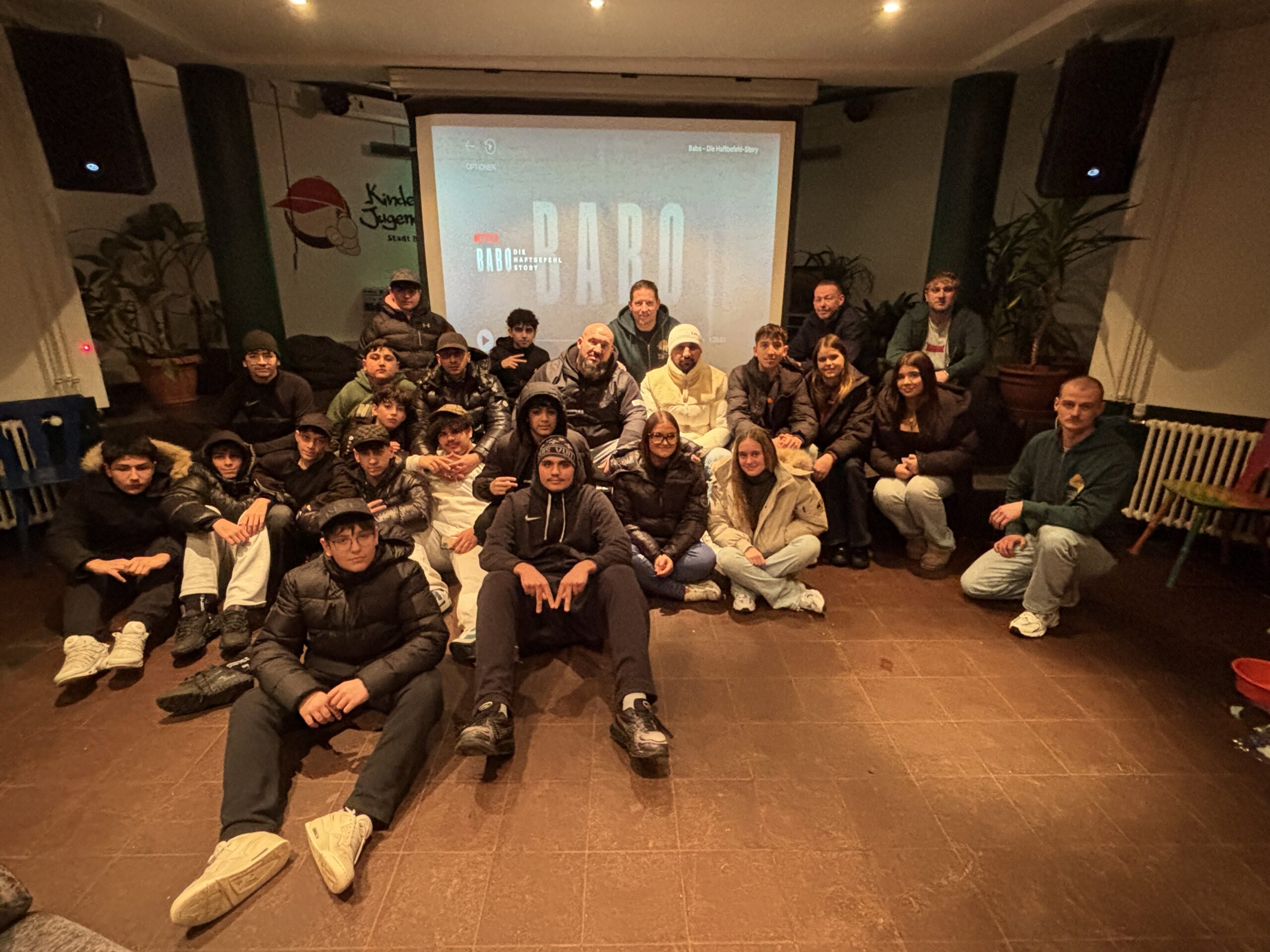 Diskussionsabend im Jugendzentrum begeistert rund 40 Teilnehmende Vor Kurzem veranstaltete das Babenhäuser Jugendzentrum einen besonderen Themenabend unter dem Titel „Haftbefehl – Vom Tape im JUZ zur Legende“. Rund 40 Jugendliche [&hellip;]